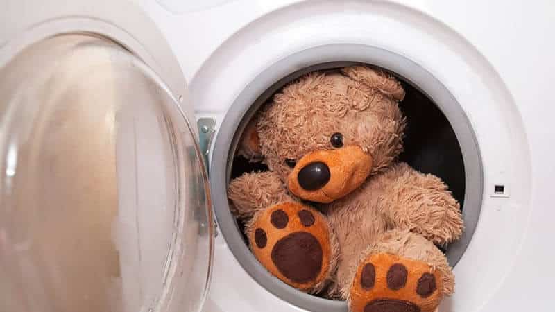 Pode lavar brinquedos na máquina de lavar?