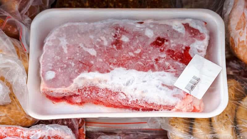 Como descongelar carne corretamente